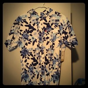 Levi's blue floral pattern short sleeve button up